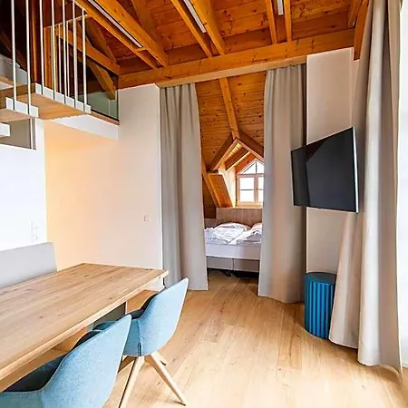 Otel Seehotel Brandauer's Strobl